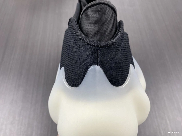 400 YEEZY ADIDAS H68031 0819
